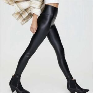 7 For All Mankind Faux Leather Leggings in Black Size Medium. Retail $128